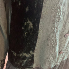 Load image into Gallery viewer, Size Medium Soft Surroundings Emerald Green Vivian Boho Western Velvet Lace Top