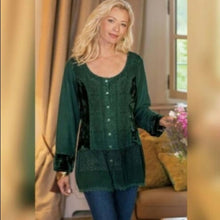 Load image into Gallery viewer, Size Medium Soft Surroundings Emerald Green Vivian Boho Western Velvet Lace Top