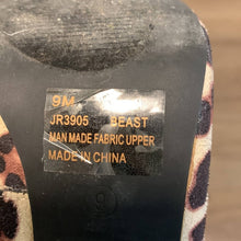 Load image into Gallery viewer, Size 9 Cape Robbin White Leopard Pointy Toe Boots