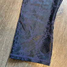 Load image into Gallery viewer, Size Medium Fabletics Shiny Black & Purple Snake Print Cropped Leggings