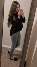 Load image into Gallery viewer, 10 Tall Old Navy Pixie Mid Rise Black White Printed Dress Pants
