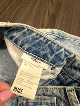 Load image into Gallery viewer, Size 27 Paige Noella Jeans
