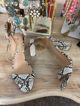 Load image into Gallery viewer, Size 10 Unilady Snakeskin Print Sandal Heels
