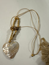 Load image into Gallery viewer, Boho Agate Heart-Shaped Pendant Necklace With Wooden &amp; Nut Beads
