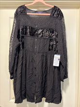Load image into Gallery viewer, 26W Romans NWT Black Velvet Lace Embroidered Tunic
