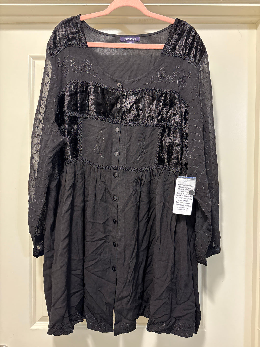 26W Romans NWT Black Velvet Lace Embroidered Tunic