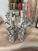 Load image into Gallery viewer, Size 10 Unilady Snakeskin Print Sandal Heels
