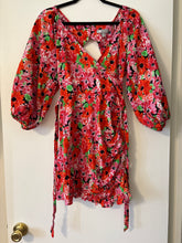 Load image into Gallery viewer, Size 4 ASOS Floral Mini Wrap Dress
