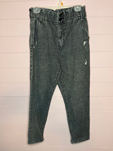 Load image into Gallery viewer, Size 30 SO Black Elastic Waist High Rise Mom Jeans
