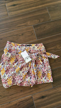 Load image into Gallery viewer, Zara NWT Medium Floral Print Skirt
