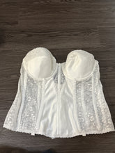 Load image into Gallery viewer, 40B Carnival Vintage Union Made White Lace Bustier
