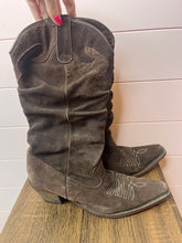 Load image into Gallery viewer, Size 10 Steve Madden Brown Suede Leather Snip Toe Cowboy Boots
