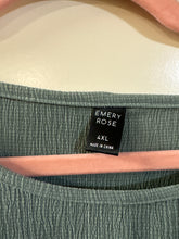 Load image into Gallery viewer, 4X Emery Rose Ruffle Top
