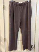 Load image into Gallery viewer, 1X (16-18W) Terra &amp; Sky NWT Brown Waffle Knit Pants
