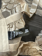 Load image into Gallery viewer, 42DD Ivory Lace Bra
