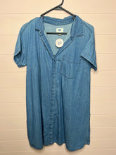 Load image into Gallery viewer, Medium Old Navy Chambray Short Sleeve Cotton Dress
