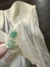 Load image into Gallery viewer, 40B Carnival Vintage Union Made White Lace Bustier
