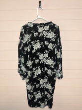 Load image into Gallery viewer, One Size Spiritual Gangster Black Floral Print Kimono
