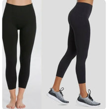 Load image into Gallery viewer, Medium Spanx Black Cropped Look At Me Now Leggings
