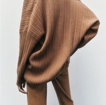 Load image into Gallery viewer, Medium Zara Cowl Neck Oversized Sweater
