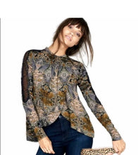 Load image into Gallery viewer, Medium Free People Spliced Hem Lace Top
