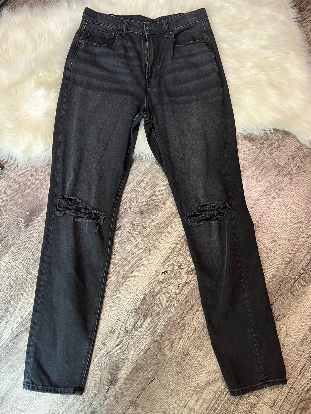 Size 6 X-Long American Eagle Black Highest Rise Mom Jean