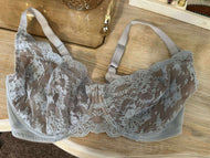 40D Vintage Victoria’s Secret Lace Bra