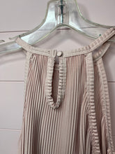 Load image into Gallery viewer, Small Honey Punch Light Pink Flowy Tank
