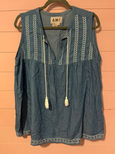 Load image into Gallery viewer, XL AMI Western Boho Chambray Top
