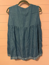Load image into Gallery viewer, XL AMI Western Boho Chambray Top
