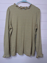 Load image into Gallery viewer, 1X Croft &amp; Barrow Brown Stripe Ruffle Top
