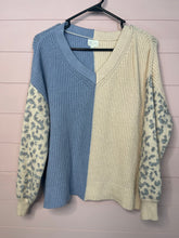 Load image into Gallery viewer, Small Dee Elly Leopard Print Sweater
