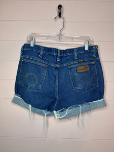 W33 Wrangler Plus Size Cut Off Denim Shorts