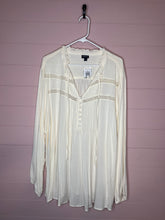 Load image into Gallery viewer, 4XL Torrid NWT Ivory Peasant Style Plus Size Blouse
