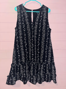 XL BCBG Paris Black White Floral Print Ruffle V-Neck Sleeveless Deess