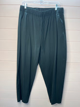 Load image into Gallery viewer, Large Calia By Carrie Underwood Black Barrel Leg Pants
