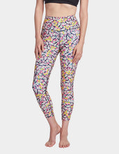 Load image into Gallery viewer, Medium Betsy Johnson Floral Print Leggings
