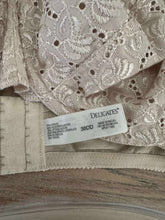 Load image into Gallery viewer, Delicates 38DD Ivory Lace Bra
