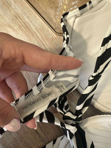 34DD Victoria’s Secret Zebra Stripe Swim Top