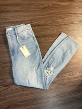 Load image into Gallery viewer, Size 6/28 NWT Good American Good Waist Crop High Rise Jeans
