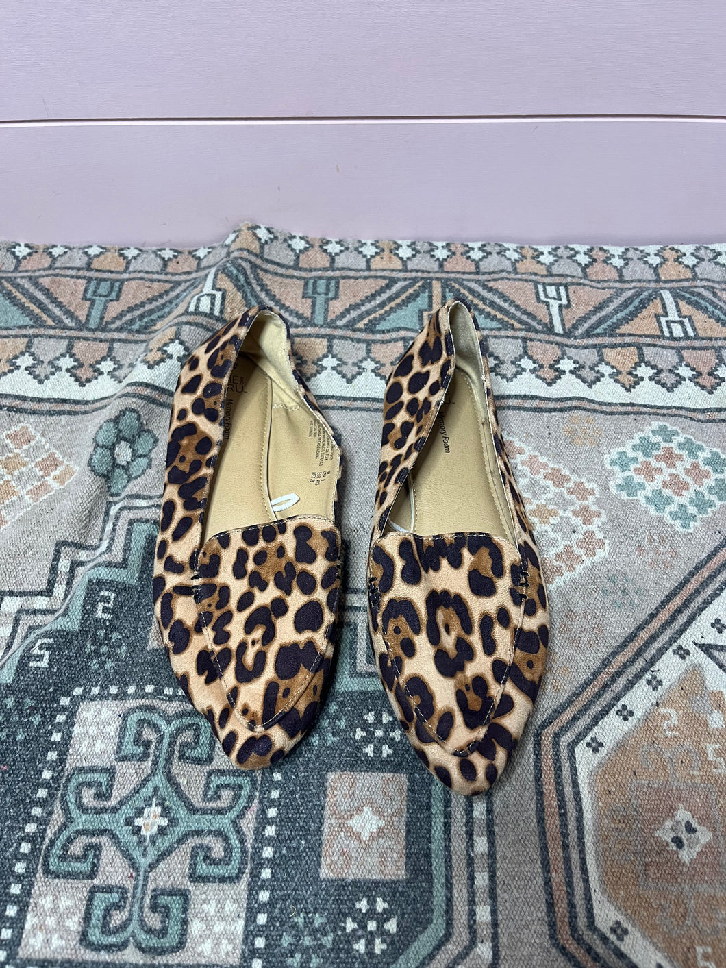 9W Time & Tru Leopard Pointy Toe Flats