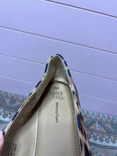 Load image into Gallery viewer, 9W Time &amp; Tru Leopard Pointy Toe Flats
