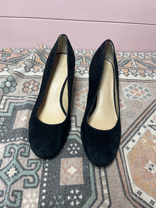 8.5 Franco Sarto Black Pumps