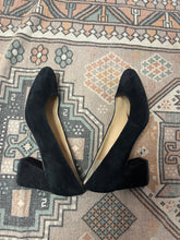 Load image into Gallery viewer, 8.5 Franco Sarto Black Pumps
