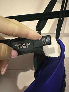34A Victoria’s Secret Blue & Black Lace Plunge Bra