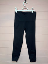 Load image into Gallery viewer, Medium Spanx Black Cropped Look At Me Now Leggings
