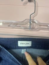 Load image into Gallery viewer, 5/W27 Sneak Peek Fringed  Denim Skinny Jeans
