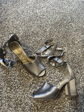 Load image into Gallery viewer, 8.5 Sam Edelman Metallic Gray Tie Heels
