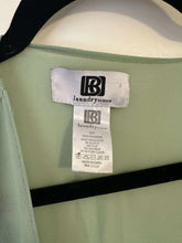 Load image into Gallery viewer, One Size Laundry By Design Green Embroidered Kimono

