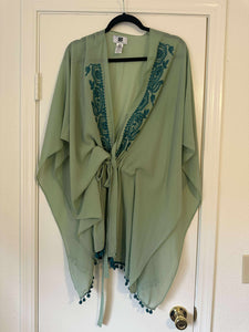 One Size Laundry By Design Green Embroidered Kimono